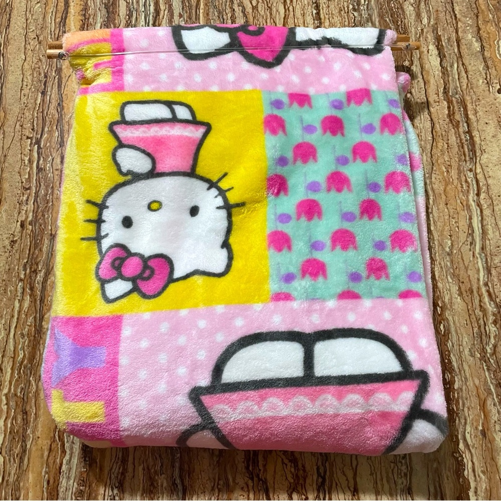 Hello Kitty - Picture 5 of 7